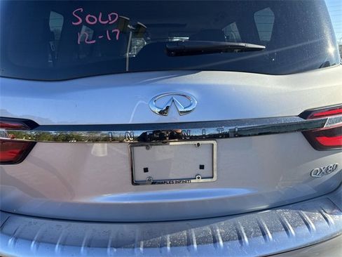 Used 2023 INFINITI QX80 Premium Select w/ Cargo Package image 10