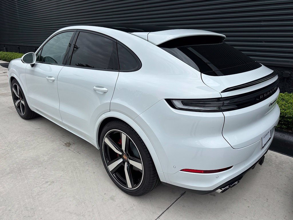 Used 2026 Porsche Cayenne S AWD/4WD image 3
