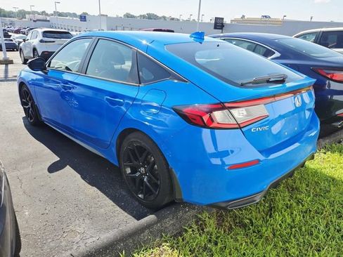 Used 2024 Honda Civic Sport image 3