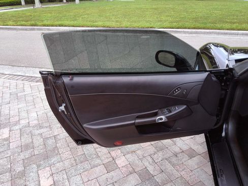 Used 2006 Chevrolet Corvette Convertible w/ Preferred Equipment Group RWD image 40