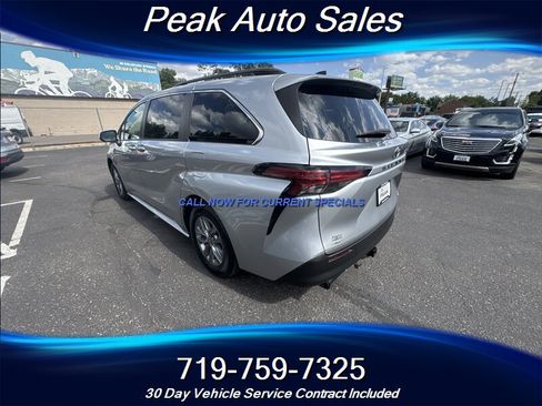 Used 2022 Toyota Sienna LE AWD/4WD image 5