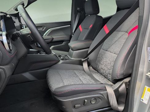 Used 2024 Chevrolet Colorado Z71 w/ Z71 Convenience Package 2 image 11