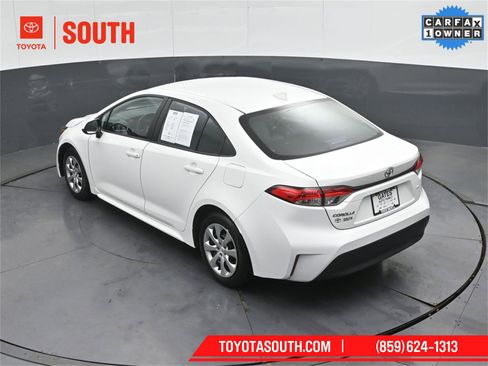 Used 2025 Toyota Corolla LE image 46