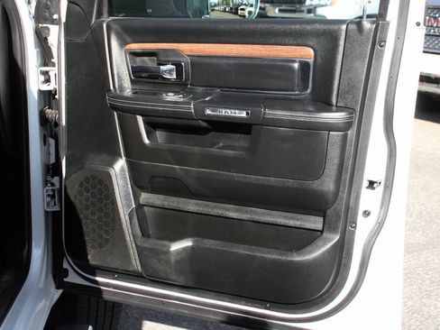 Used 2018 RAM 3500 Laramie image 42