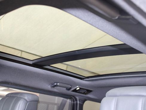 Used 2020 Land Rover Range Rover Long Wheelbase HSE image 27