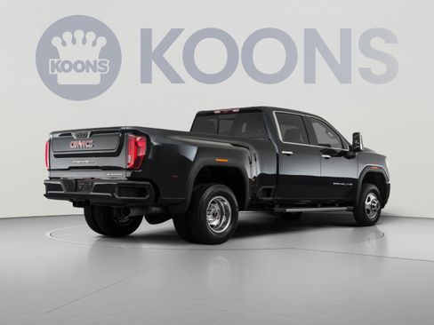 Used 2022 GMC Sierra 3500 Denali w/ Denali Ultimate Package AWD/4WD image 4