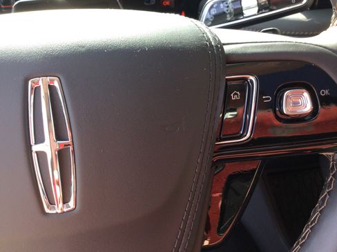 New 2026 Lincoln Aviator Reserve AWD/4WD image 11