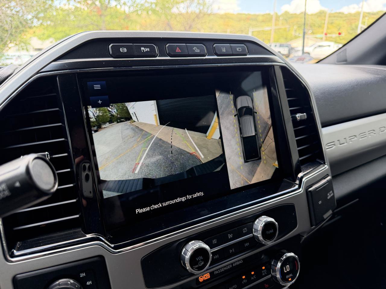 Used 2022 Ford F250 Lariat w/ Tremor Off-Road Package AWD/4WD image 18