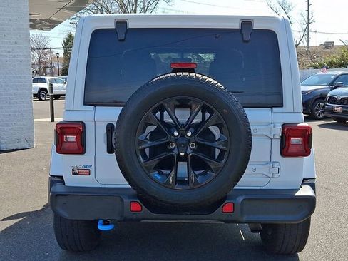 Used 2022 Jeep Wrangler Unlimited Sahara w/ Cold Weather Group image 5