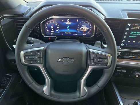 Used 2025 Chevrolet Silverado 1500 LT Trail Boss w/ Convenience Package II AWD/4WD image 14