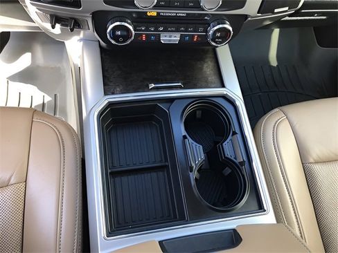 Used 2022 Ford F250 Lariat w/ Chrome Package image 16