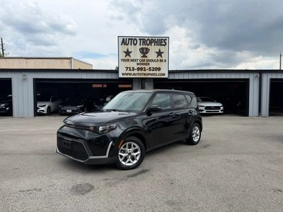 Used 2023 Kia Soul LX w/ LX Technology Package