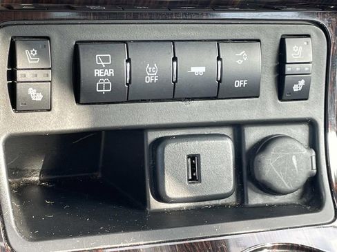 Used 2016 Chevrolet Traverse LTZ w/ LPO, 'HIT The Road' Package image 27