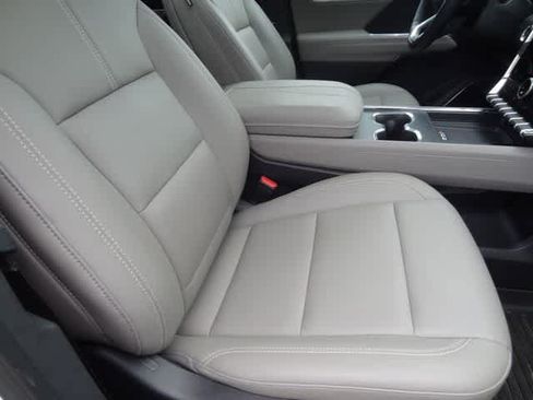 Used 2025 GMC Acadia Elevation w/ Elevation Premium Package FWD image 20