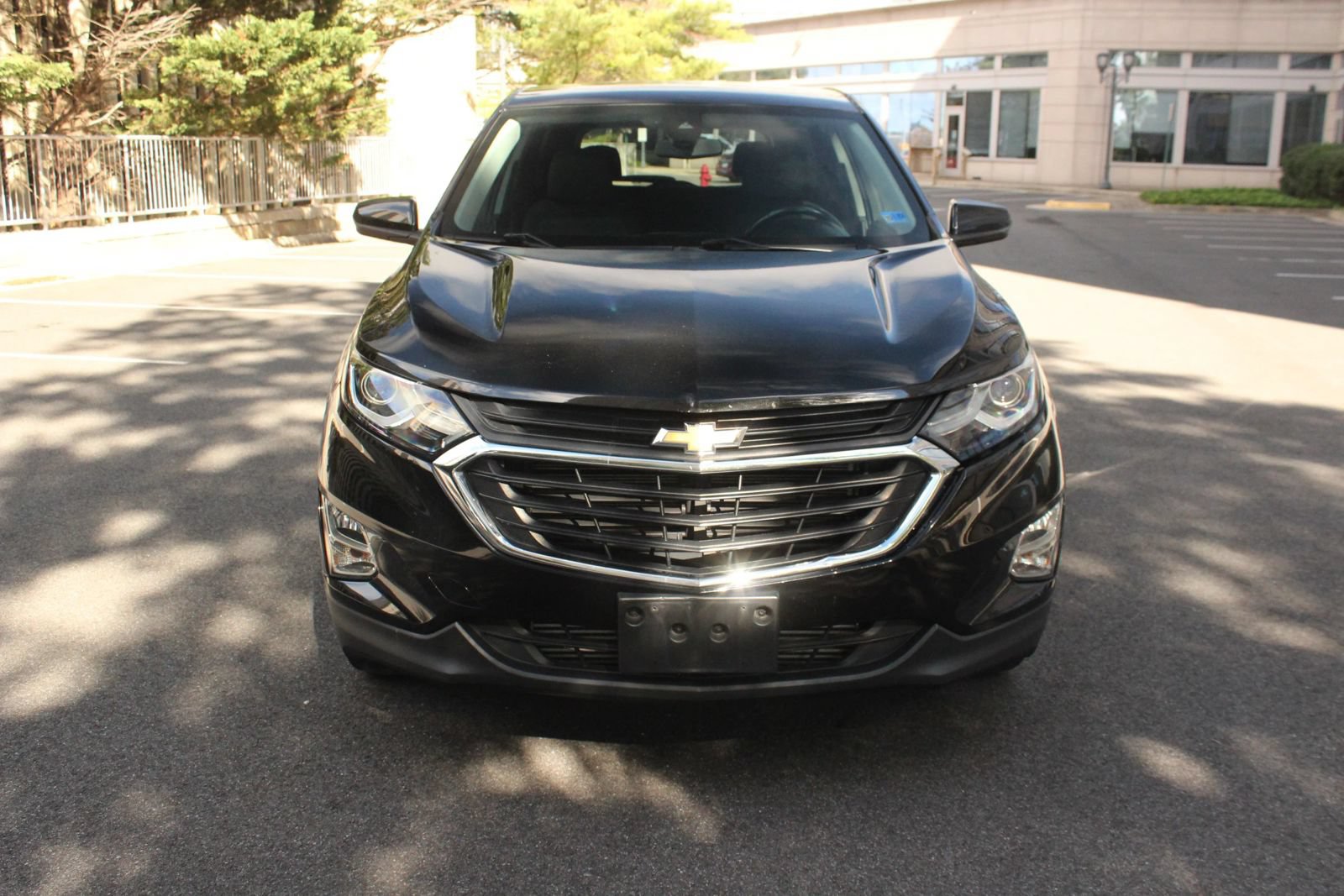 Used 2020 Chevrolet Equinox LT w/ Driver Convenience Package FWD image 3