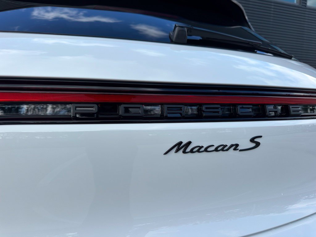 Certified 2026 Porsche Macan S AWD/4WD image 14