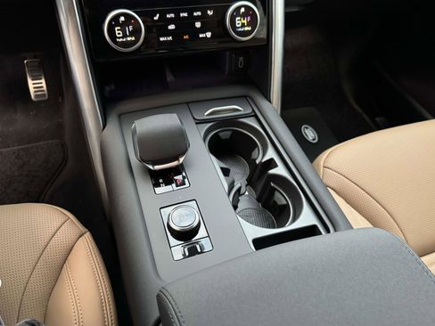 New 2026 Land Rover Discovery Limited Edition image 27