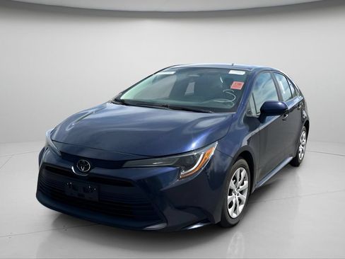 Used 2023 Toyota Corolla LE FWD image 9