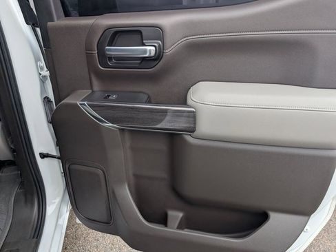 Used 2019 Chevrolet Silverado 1500 LTZ w/ LTZ Premium Package image 8