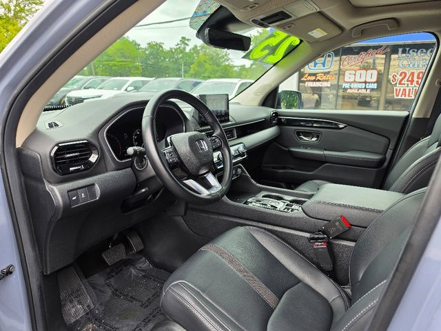 Certified 2025 Honda Pilot Touring image 19