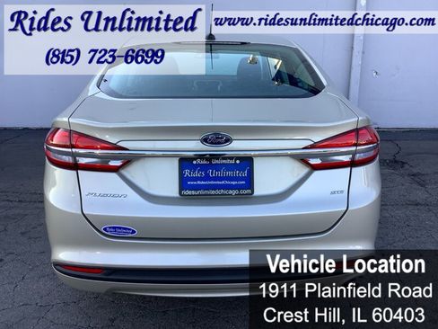 Used 2017 Ford Fusion SE FWD image 31