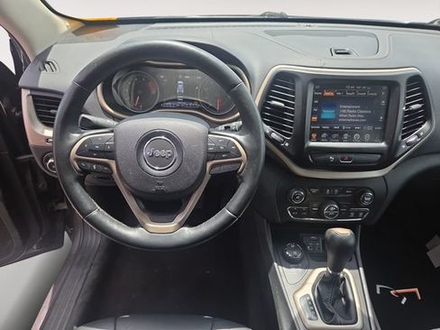 Used 2018 Jeep Cherokee Limited AWD/4WD image 10