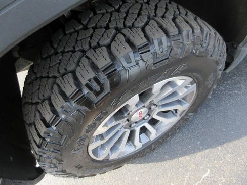 Certified 2020 GMC Sierra 1500 AT4 w/ AT4 Premium Package AWD/4WD image 15