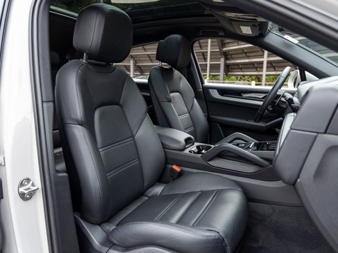 Certified 2025 Porsche Cayenne S image 57