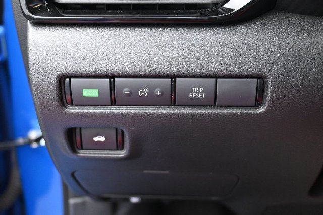 Used 2025 Nissan Sentra SV FWD image 14