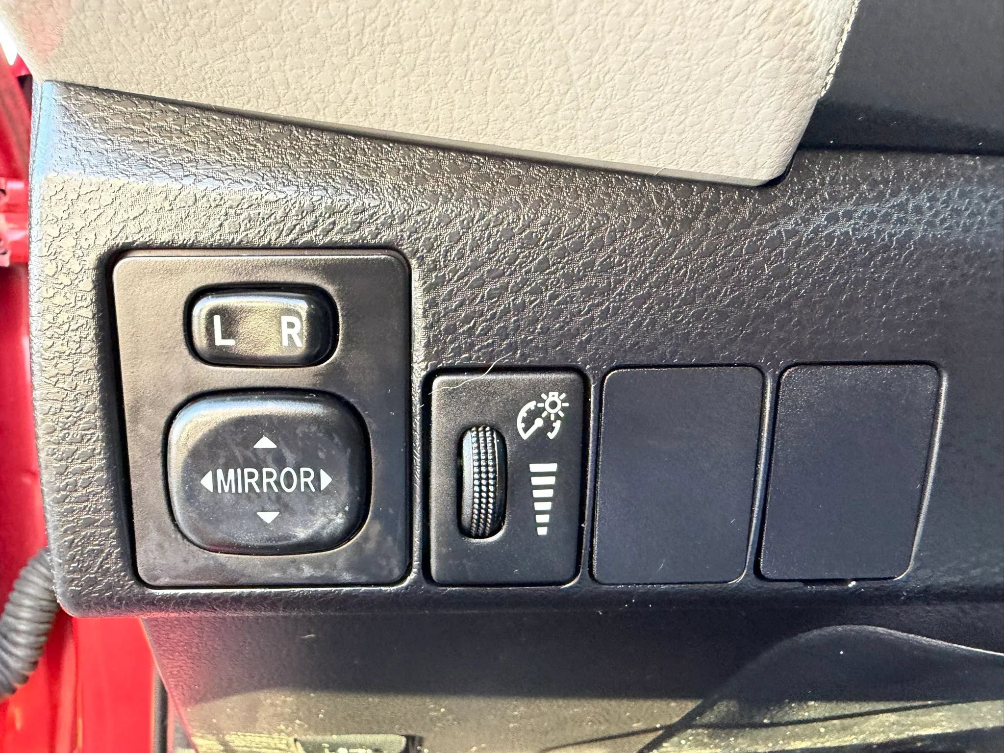 Used 2015 Toyota Corolla LE FWD image 36