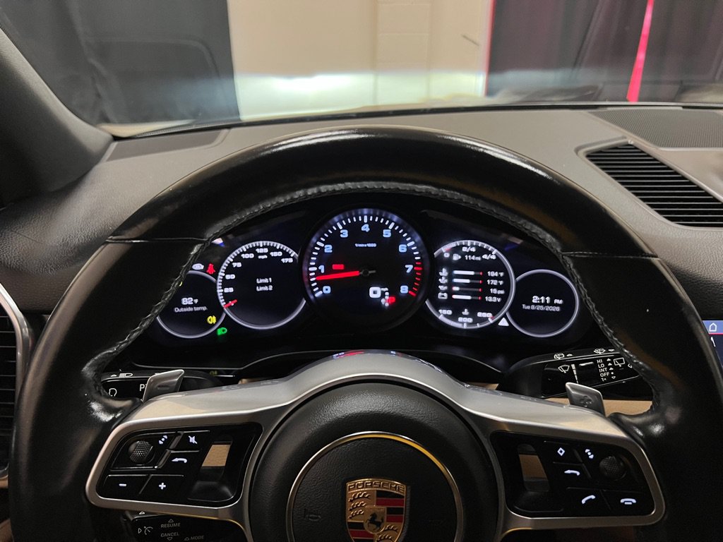 Used 2020 Porsche Cayenne AWD/4WD image 30