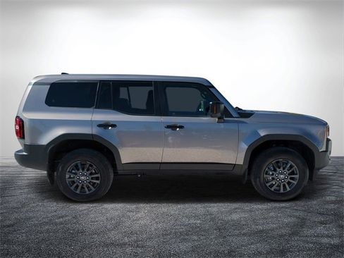 Used 2025 Toyota Land Cruiser image 2