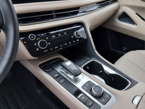 Used 2024 INFINITI QX60 Sensory w/ Vision Package AWD/4WD image 17