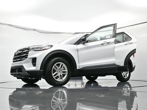 New 2026 Ford Explorer Active image 58