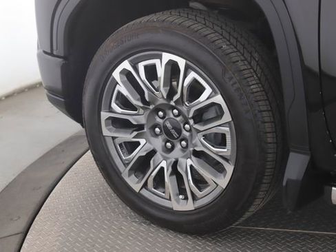 Used 2025 GMC Sierra 1500 Denali Ultimate image 13