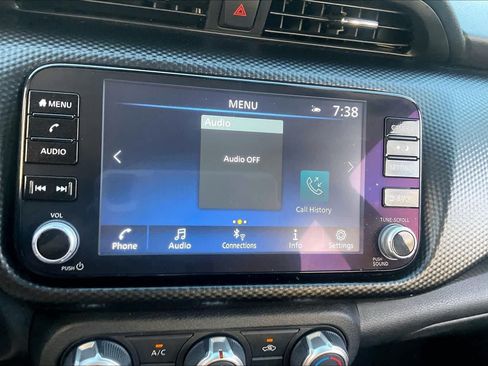 Used 2024 Nissan Kicks SV FWD image 31
