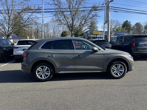 Used 2023 Audi Q5 2.0T Premium w/ Convenience Package AWD/4WD image 4