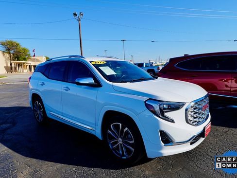 Used 2019 GMC Terrain Denali w/ Driver Alert Package II image 2