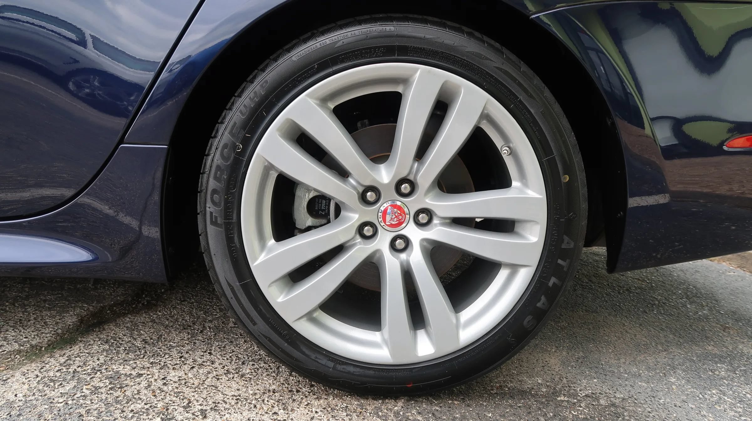 Used 2019 Jaguar XJ R-Sport RWD image 60