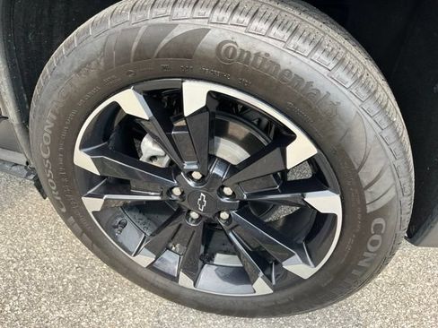Used 2025 Chevrolet Equinox RS w/ Safety and Technology Package AWD/4WD image 17