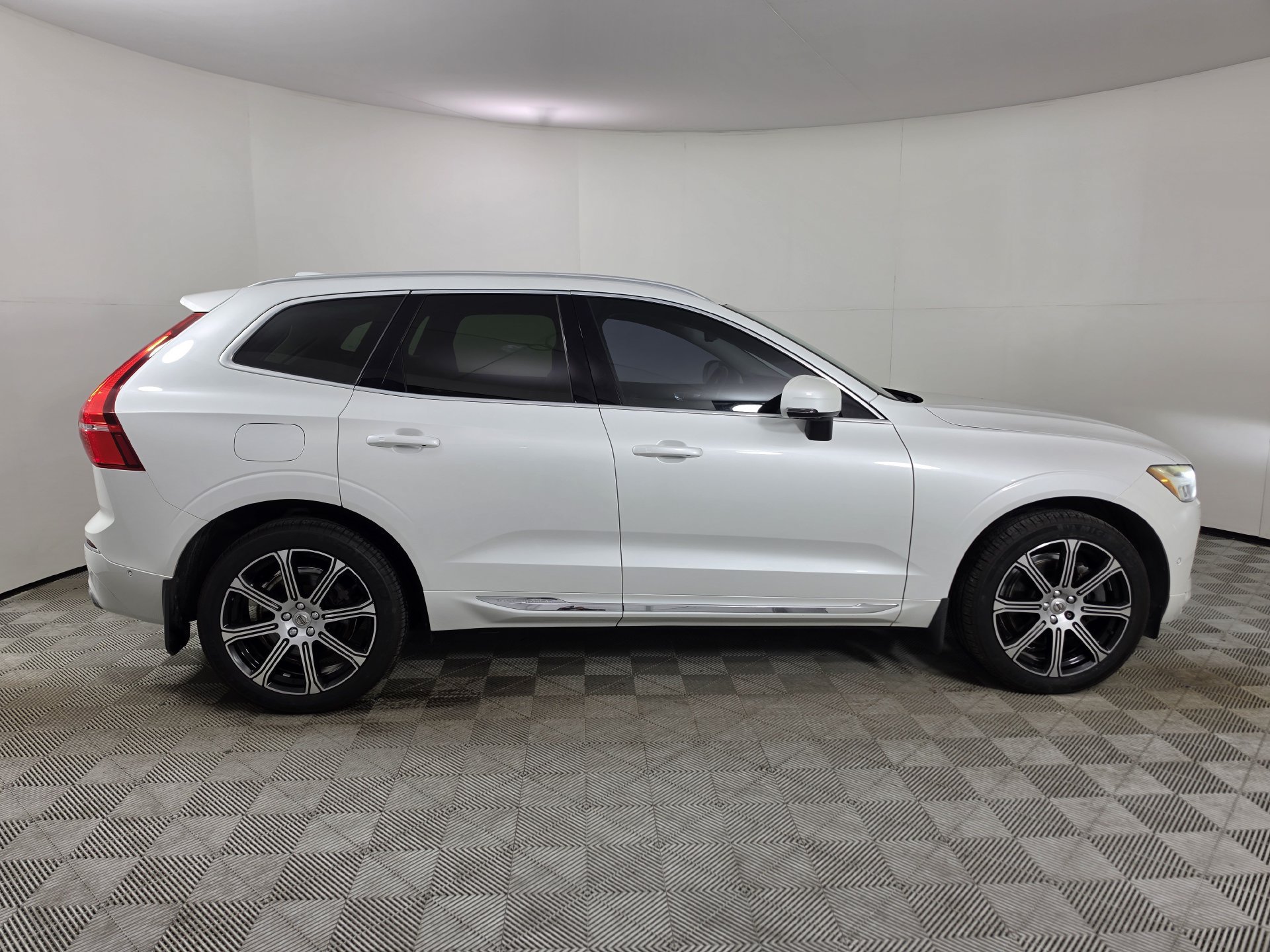 Used 2018 Volvo XC60 T6 Inscription w/ Convenience Package AWD/4WD image 44