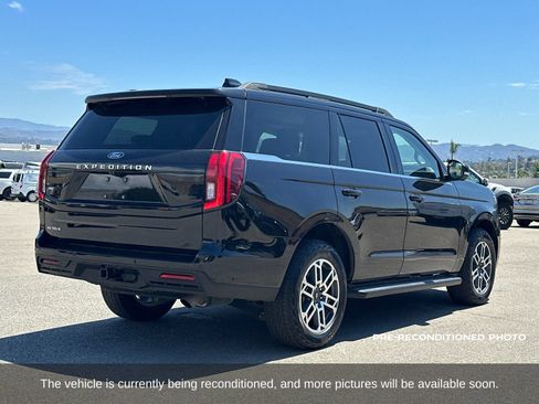Used 2025 Ford Expedition Active AWD/4WD image 6