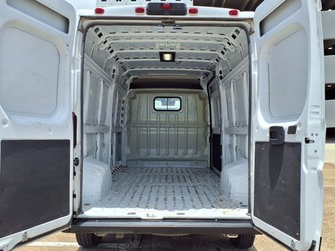 Used 2025 RAM ProMaster 2500 w/ Convenience Group FWD image 24
