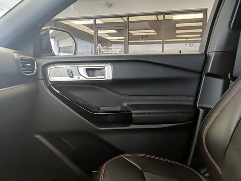 Certified 2023 Ford Explorer ST-Line image 24