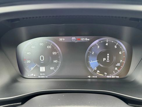 Used 2020 Volvo XC40 T5 Momentum w/ Protection Package Premier AWD/4WD image 33