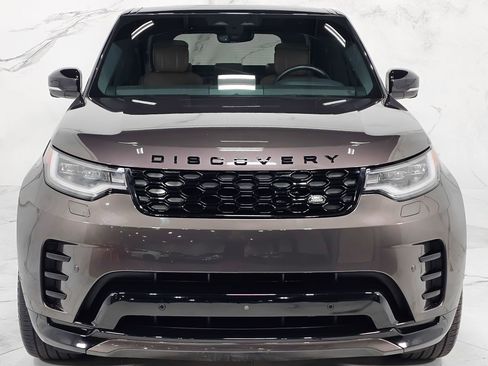 Used 2024 Land Rover Discovery Dynamic SE AWD/4WD image 10