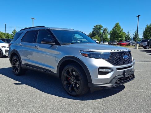 Used 2023 Ford Explorer ST w/ Equipment Group 401A AWD/4WD image 6
