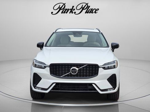Used 2024 Volvo XC60 B5 Plus w/ Protection Package Premier AWD/4WD image 9