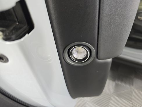 Used 2023 Rivian R1S Adventure image 32