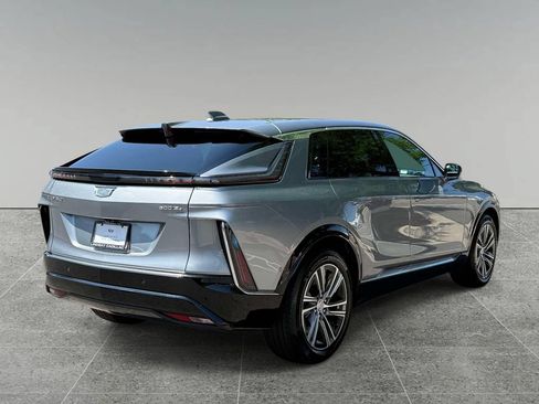 Used 2024 Cadillac Lyriq Luxury AWD/4WD image 10